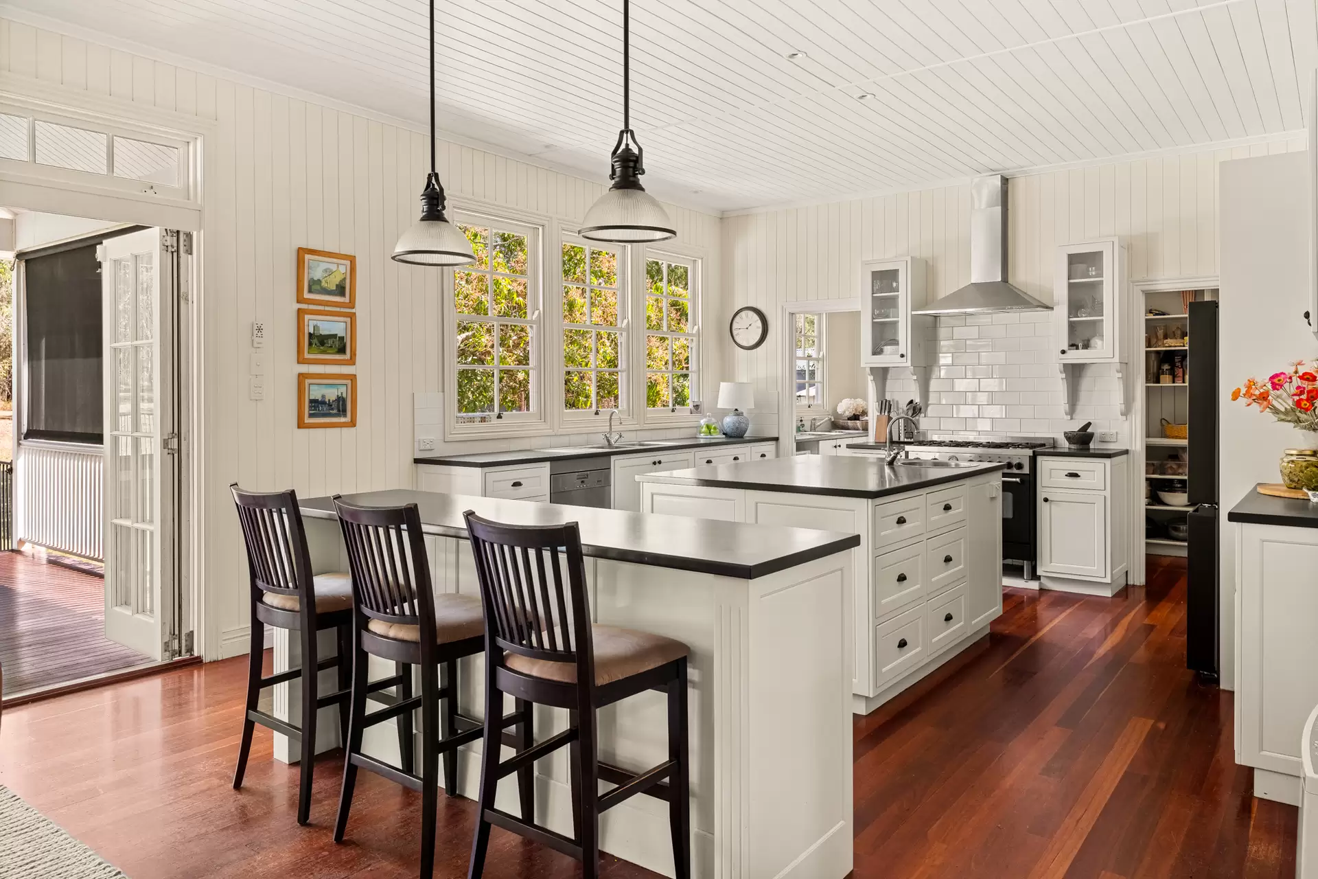 133 Warriewood Street, Chandler For Sale by Queensland Sotheby's International Realty - image 1