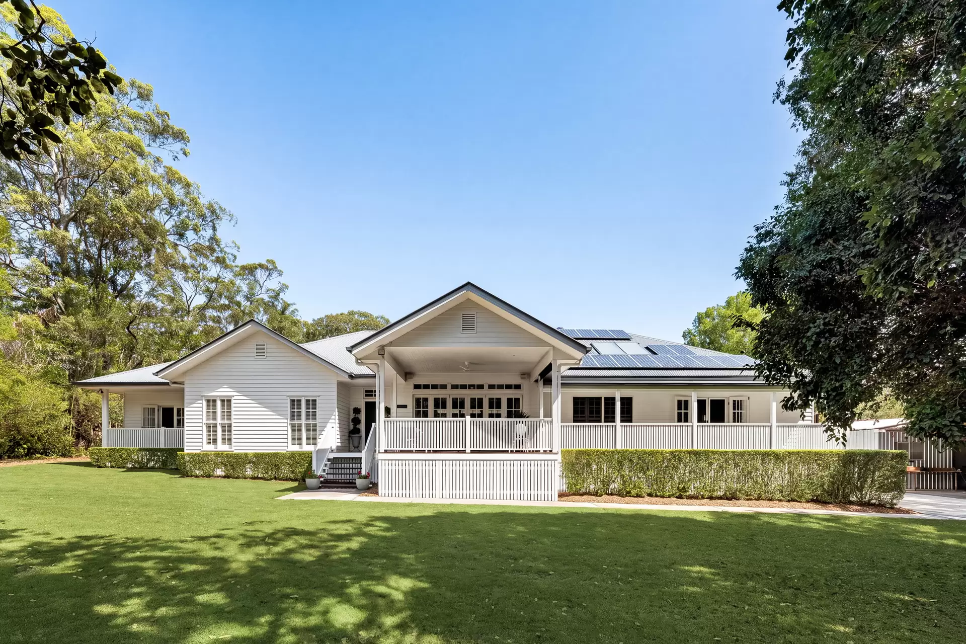 133 Warriewood Street, Chandler For Sale by Queensland Sotheby's International Realty - image 1