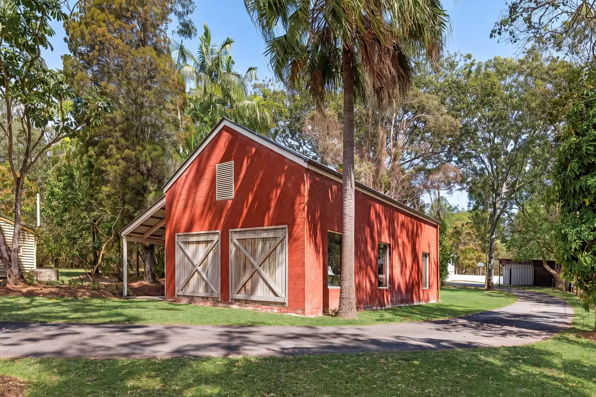 133 Warriewood Street, Chandler For Sale by Queensland Sotheby's International Realty - image 1