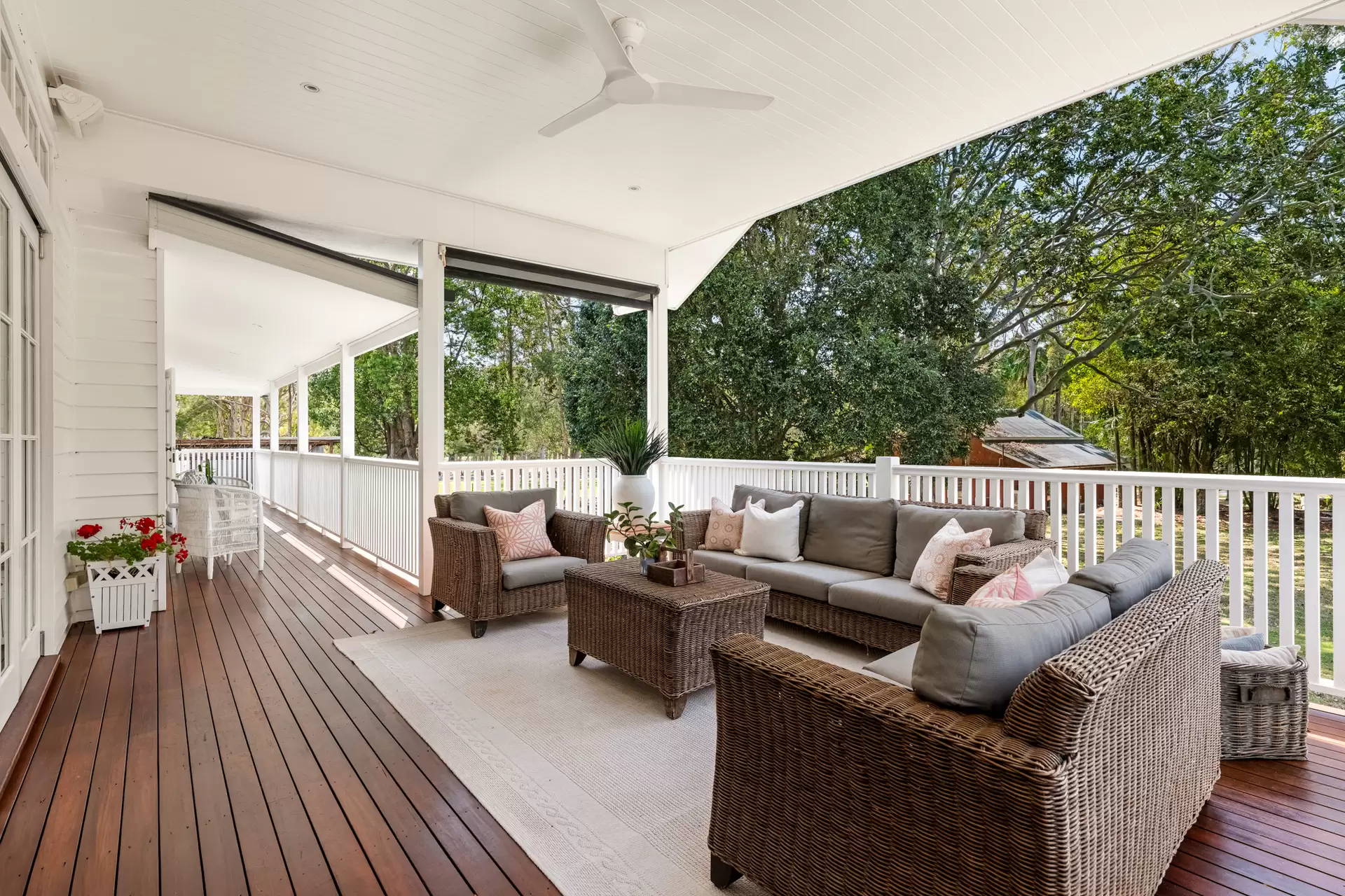 133 Warriewood Street, Chandler For Sale by Queensland Sotheby's International Realty - image 1