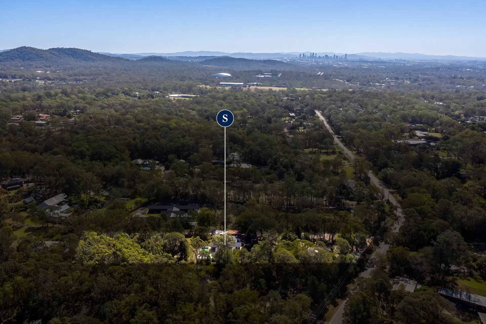 133 Warriewood Street, Chandler For Sale by Queensland Sotheby's International Realty - image 1