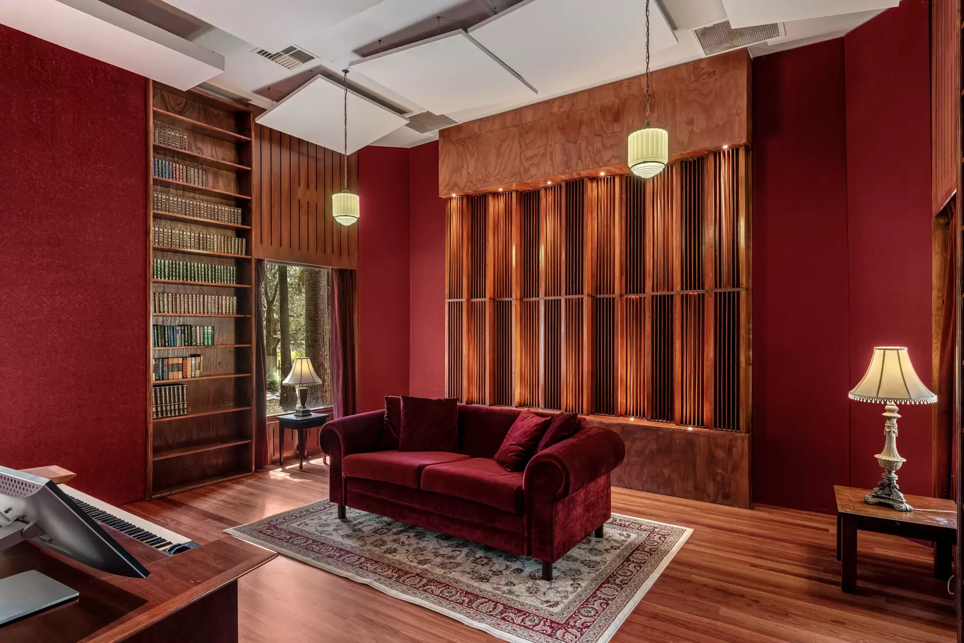 133 Warriewood Street, Chandler For Sale by Queensland Sotheby's International Realty - image 1