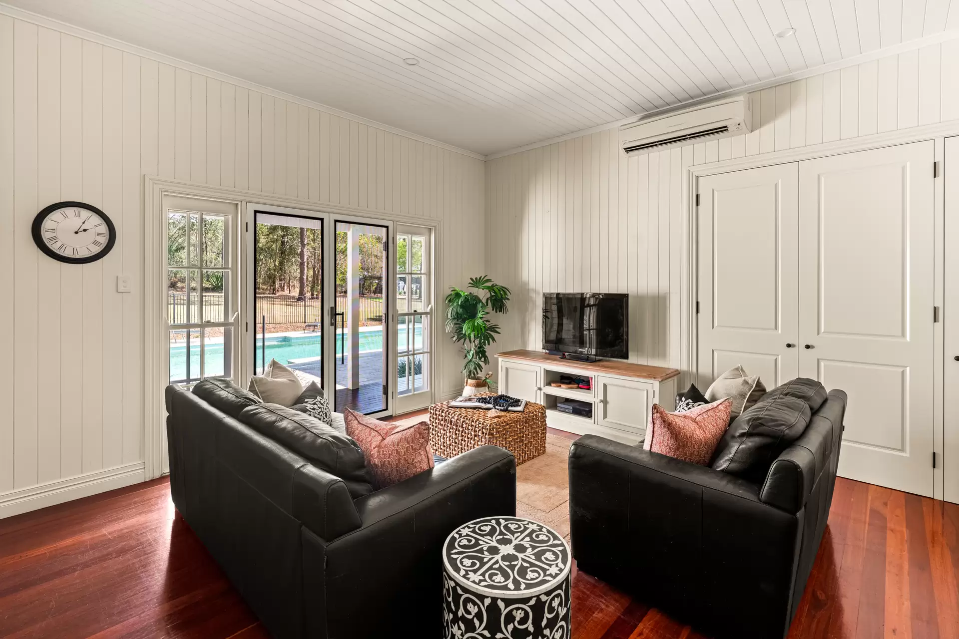 133 Warriewood Street, Chandler For Sale by Queensland Sotheby's International Realty - image 1
