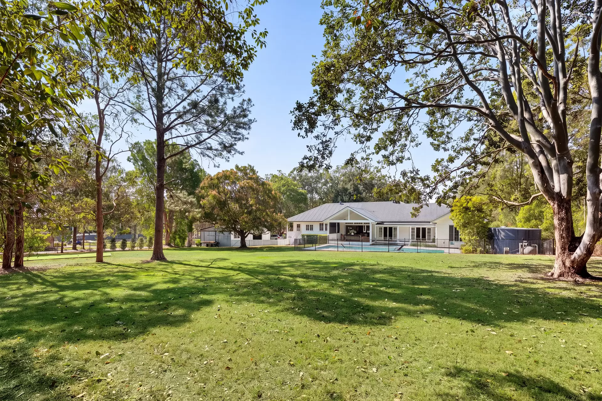 133 Warriewood Street, Chandler For Sale by Queensland Sotheby's International Realty - image 1
