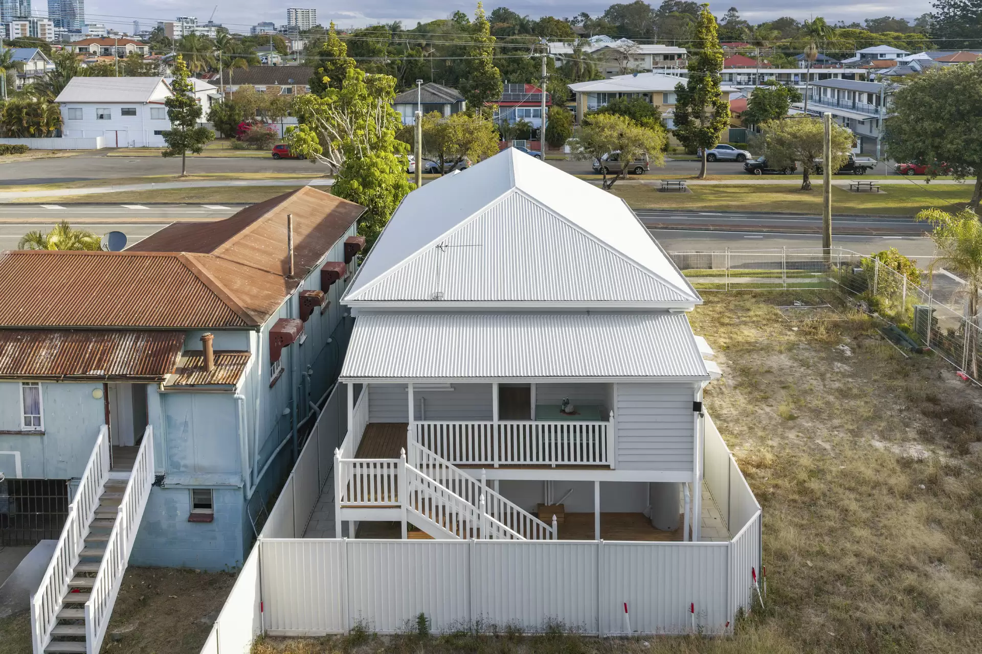 17 Stevens Street, Southport For Sale by Queensland Sotheby's International Realty - image 1