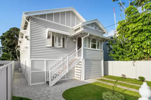 17 Stevens Street, Southport For Sale by Queensland Sotheby's International Realty