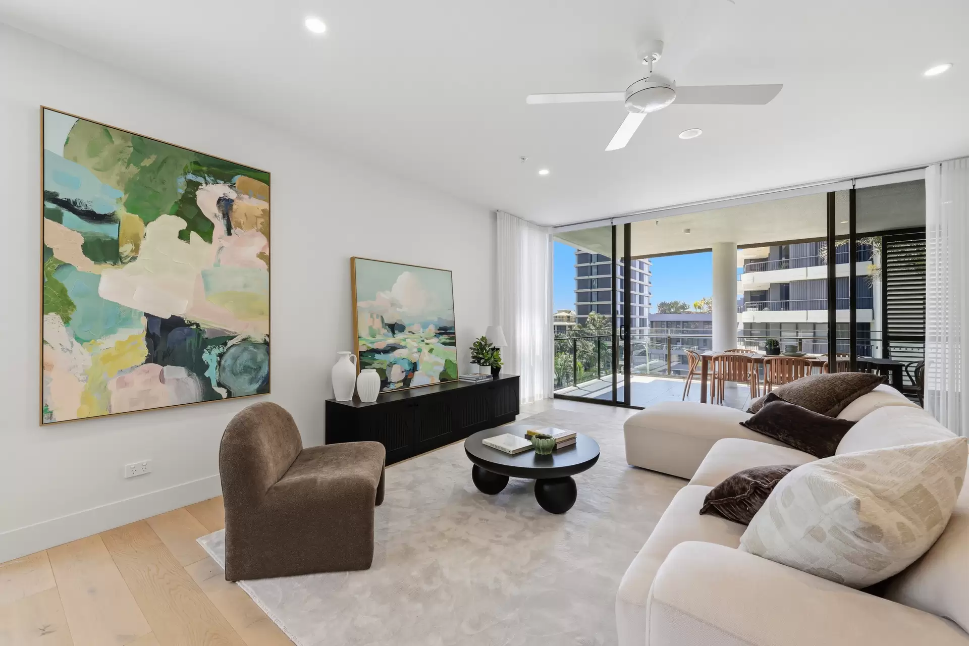401/5 Pacific Street, Main Beach For Sale by  - image 1