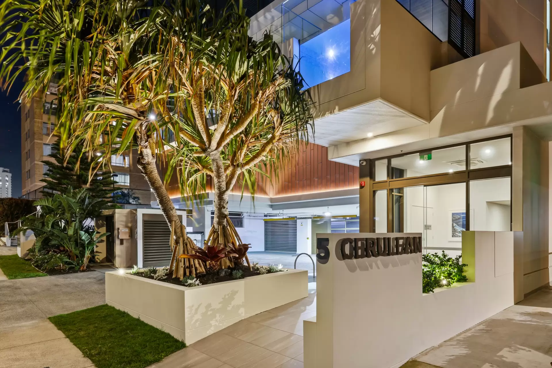 401/5 Pacific Street, Main Beach For Sale by  - image 1