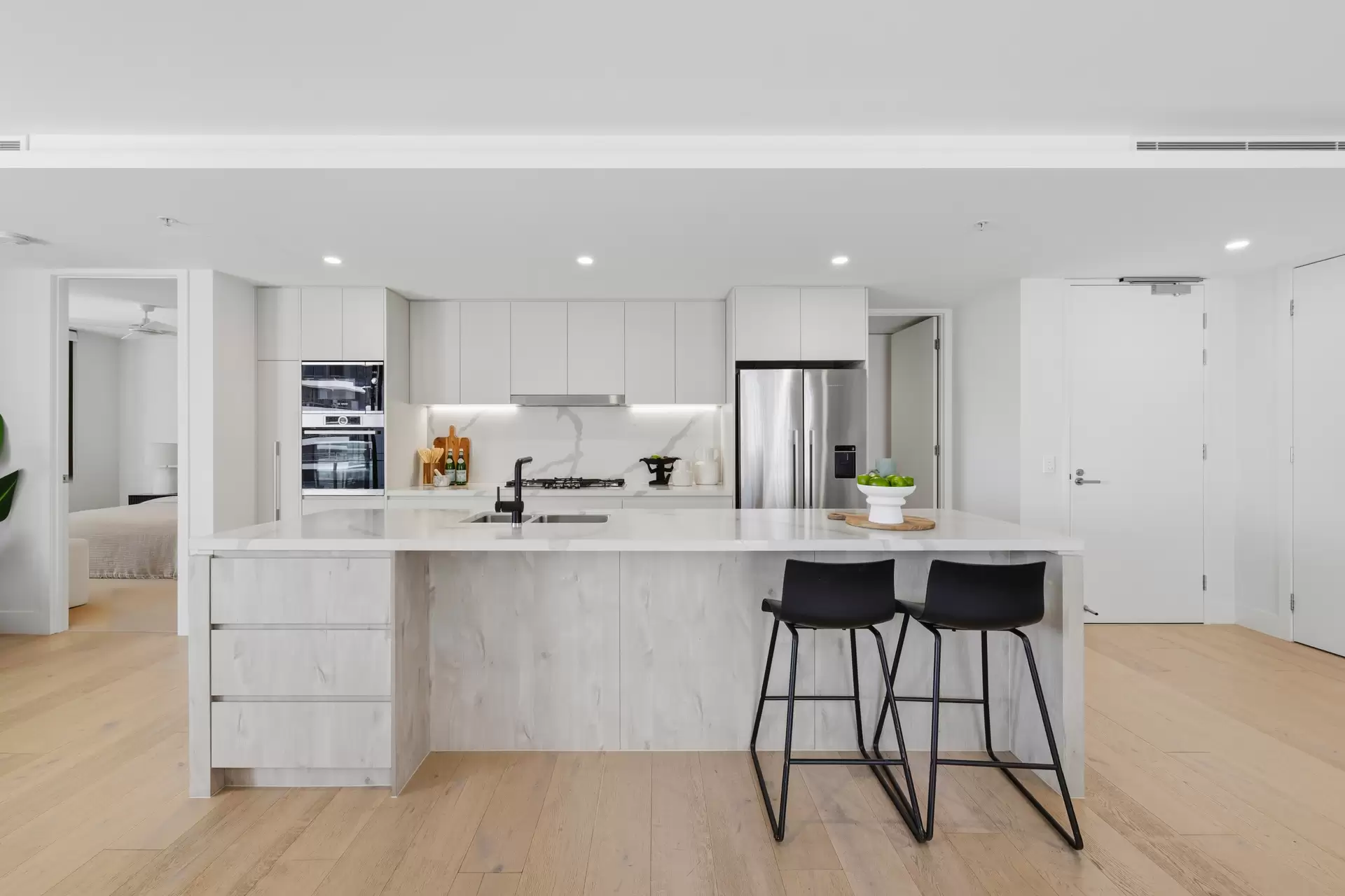 401/5 Pacific Street, Main Beach For Sale by  - image 1