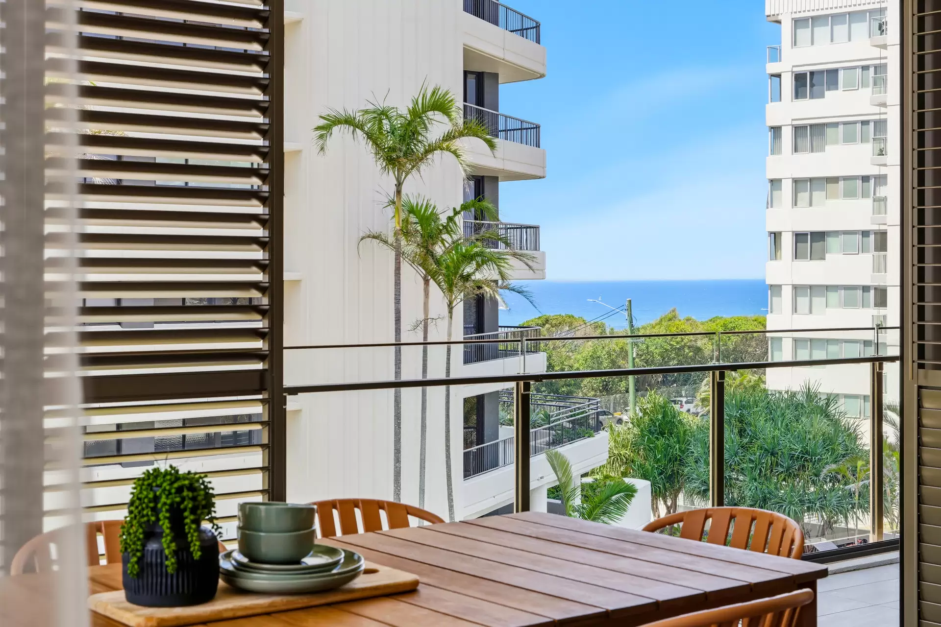 401/5 Pacific Street, Main Beach For Sale by  - image 1
