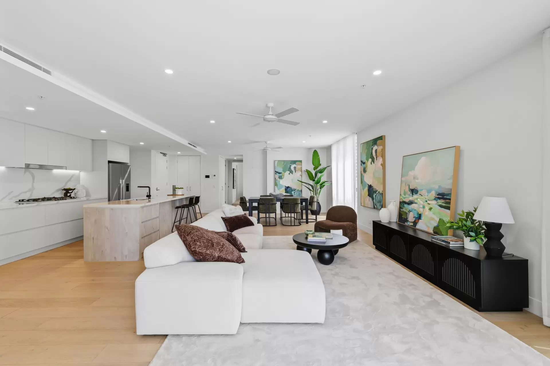 401/5 Pacific Street, Main Beach For Sale by  - image 1