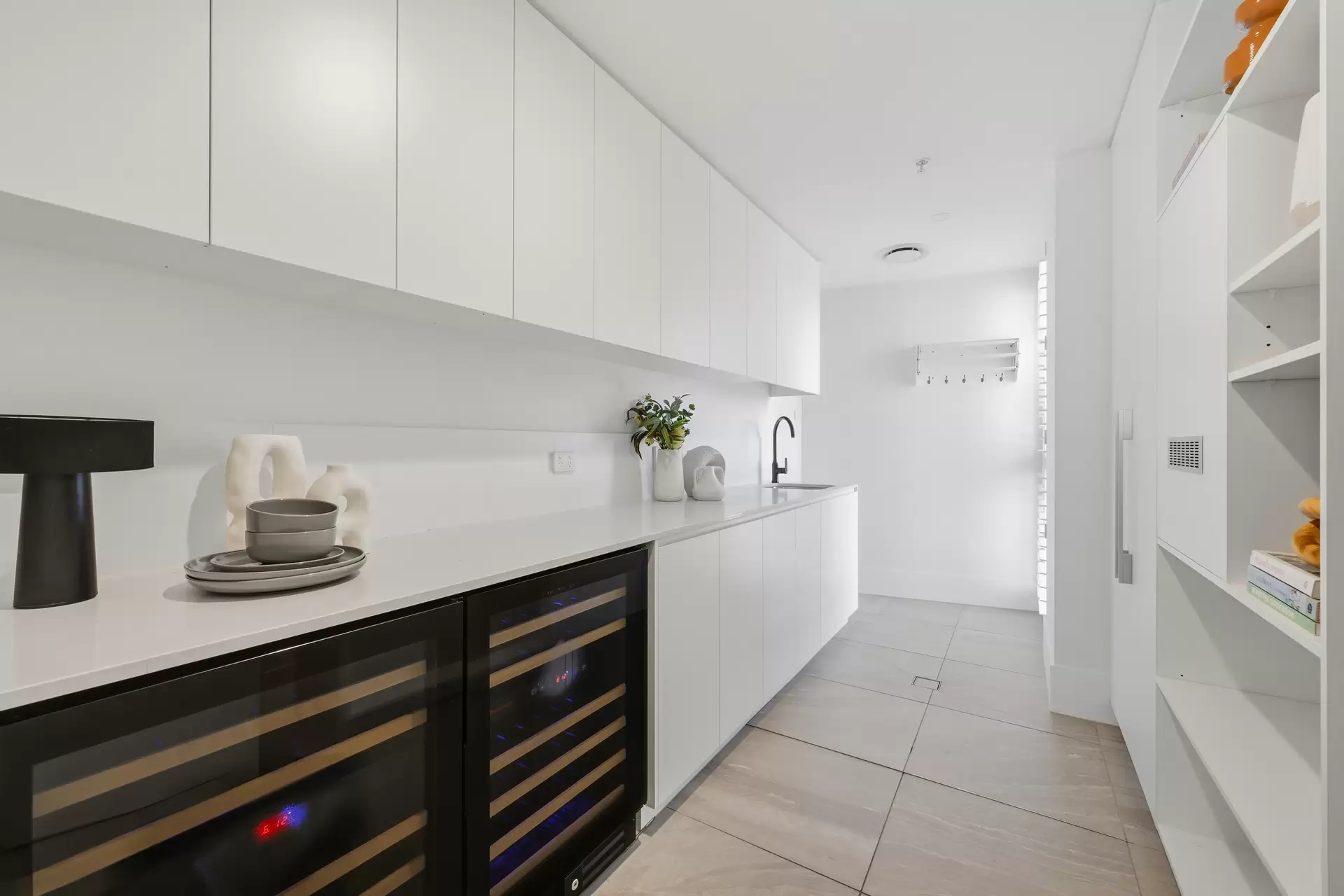 401/5 Pacific Street, Main Beach For Sale by  - image 1