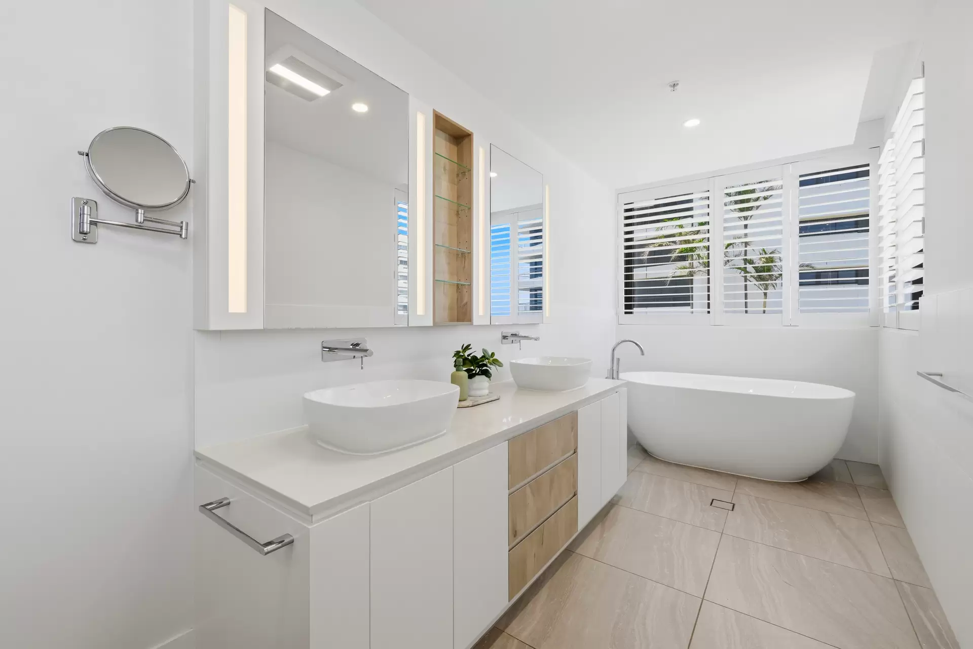 401/5 Pacific Street, Main Beach For Sale by  - image 1