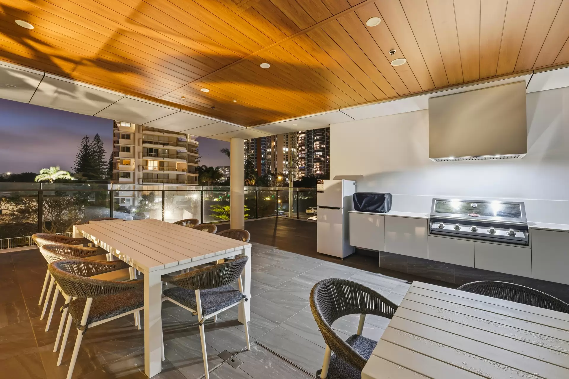 401/5 Pacific Street, Main Beach For Sale by  - image 1