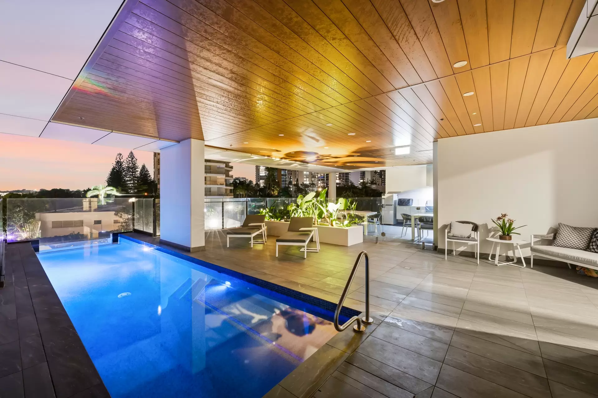 401/5 Pacific Street, Main Beach For Sale by  - image 1