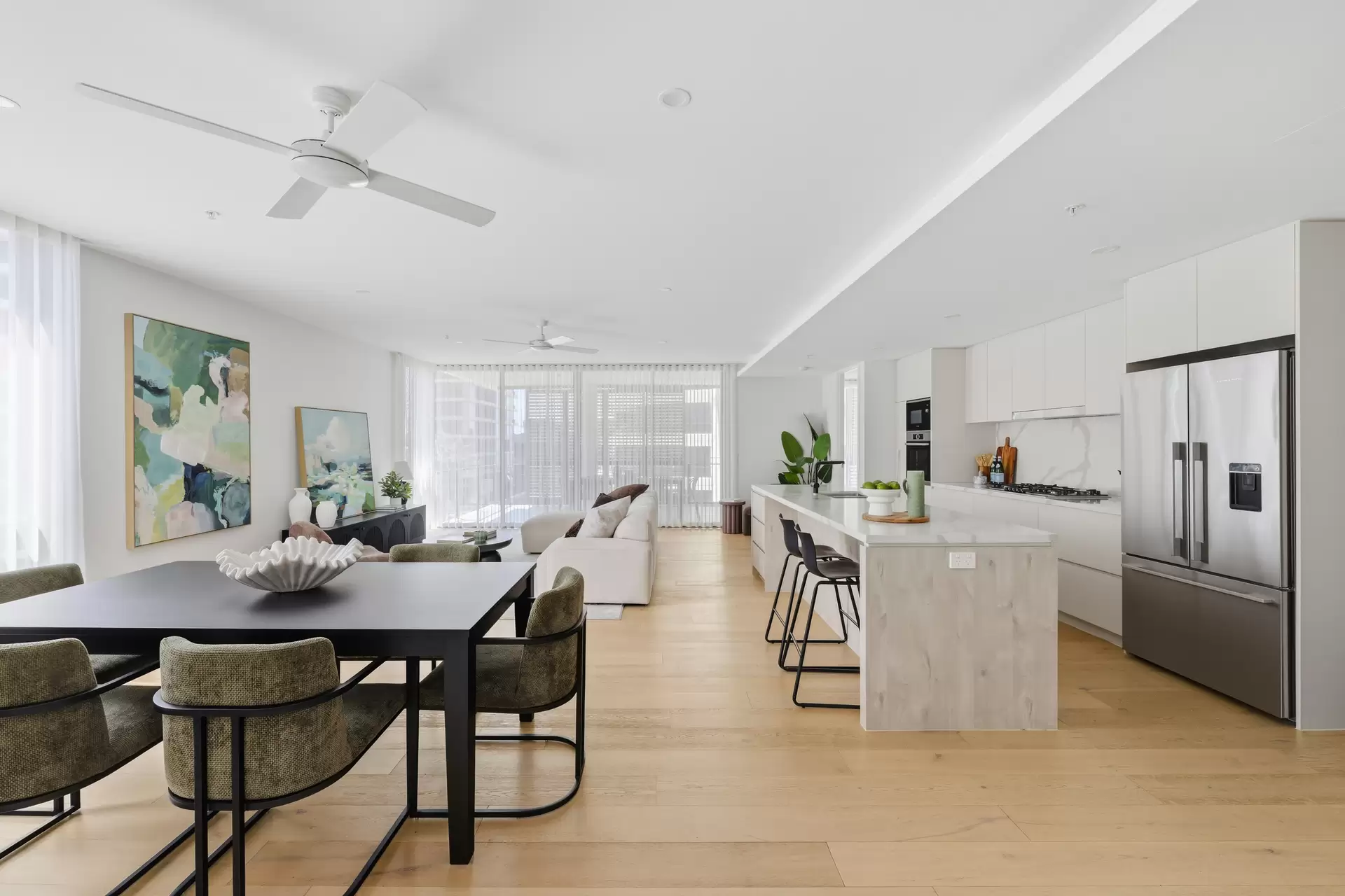 401/5 Pacific Street, Main Beach For Sale by  - image 1