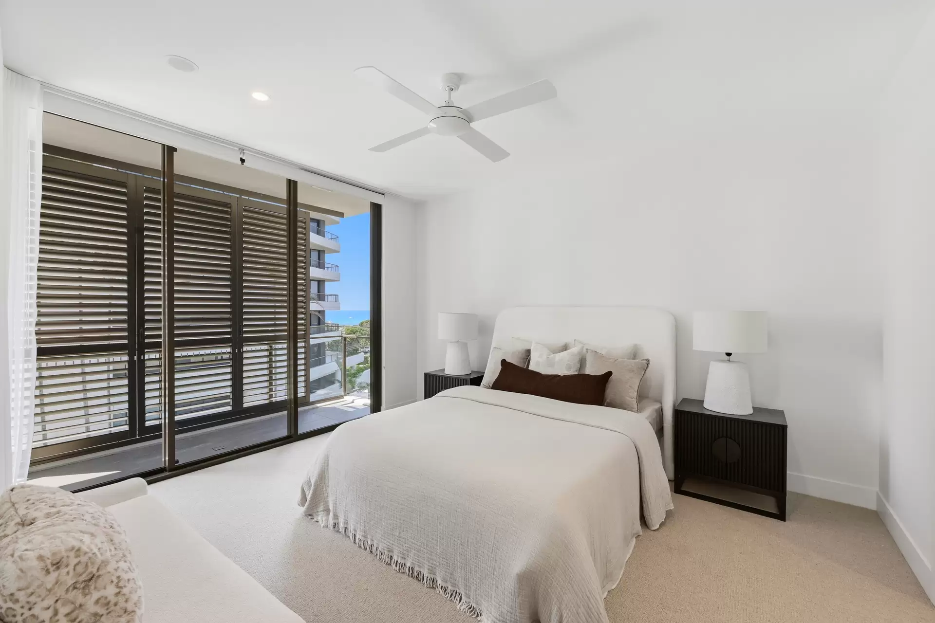 401/5 Pacific Street, Main Beach For Sale by  - image 1