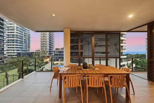 401/5 Pacific Street, Main Beach For Sale by Queensland Sotheby's International Realty