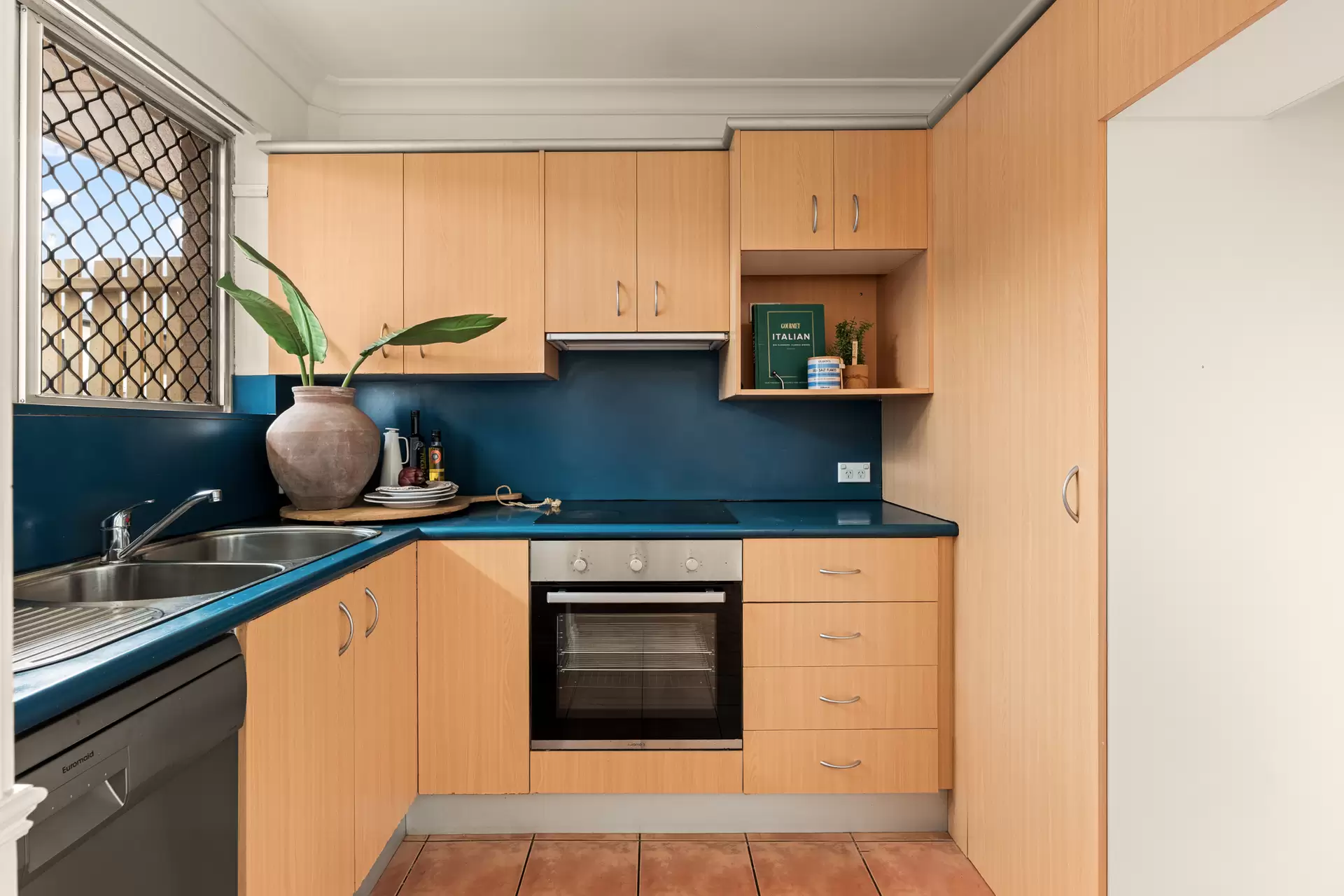 5/32 Miles  Street, Clayfield For Sale by  - image 1
