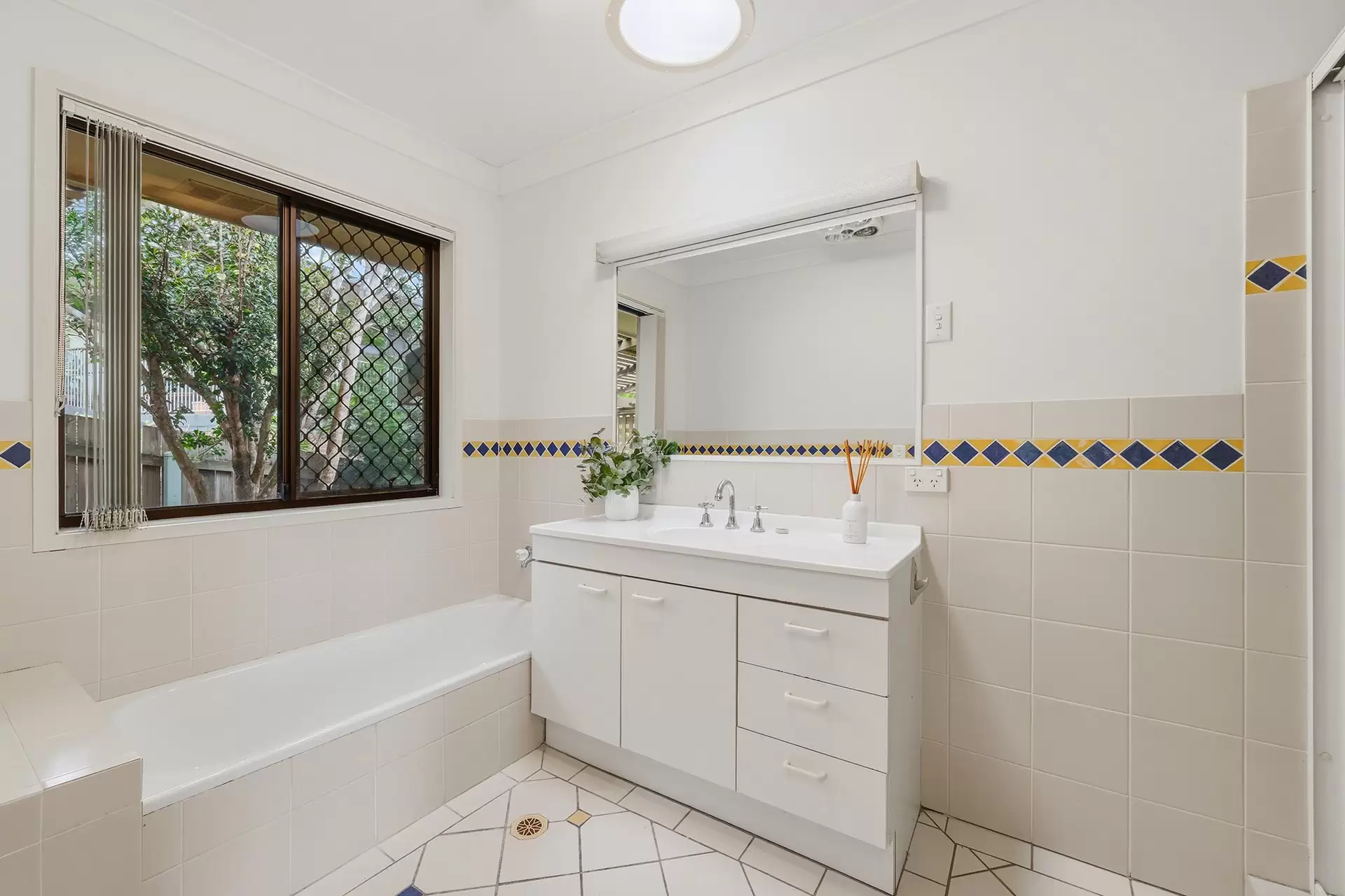 6 Currant Street, Elanora For Sale by  - image 1