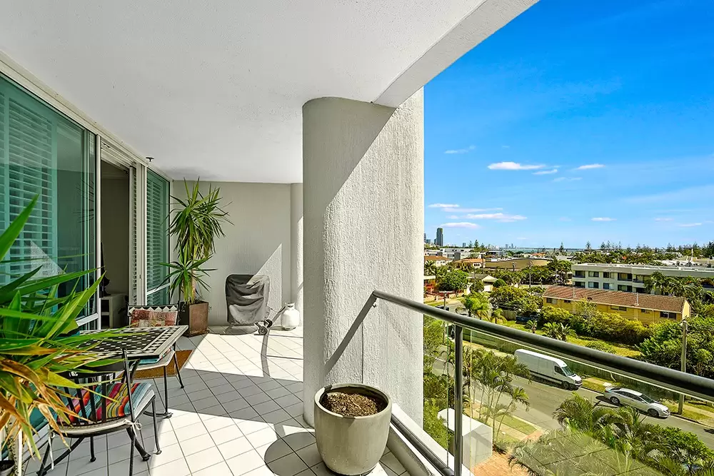 17/3 Tedder Avenue, Main Beach Sold by  - image 1