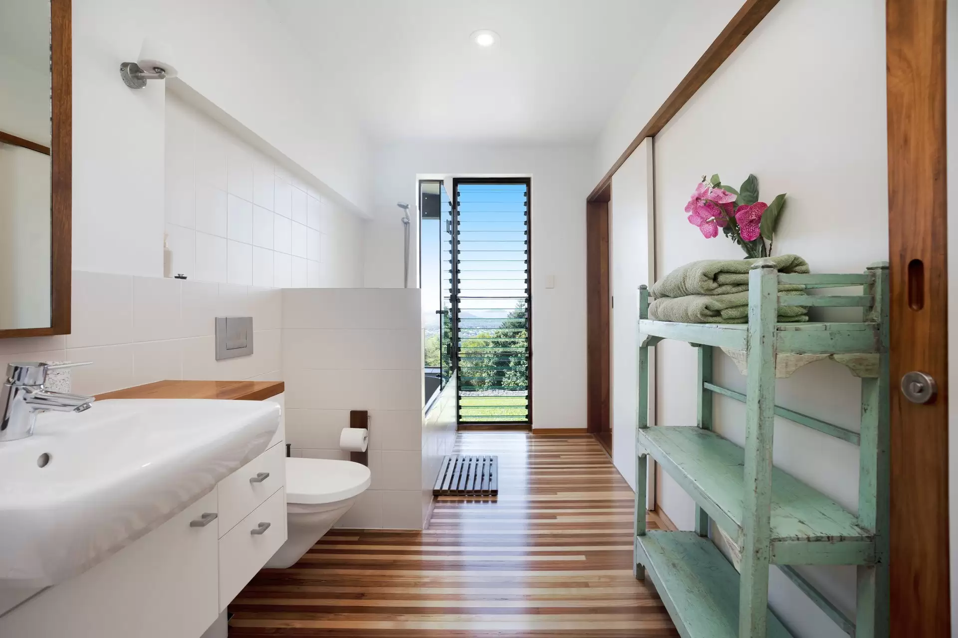 159-185 Thompson Road, Dulong For Sale by  - image 1