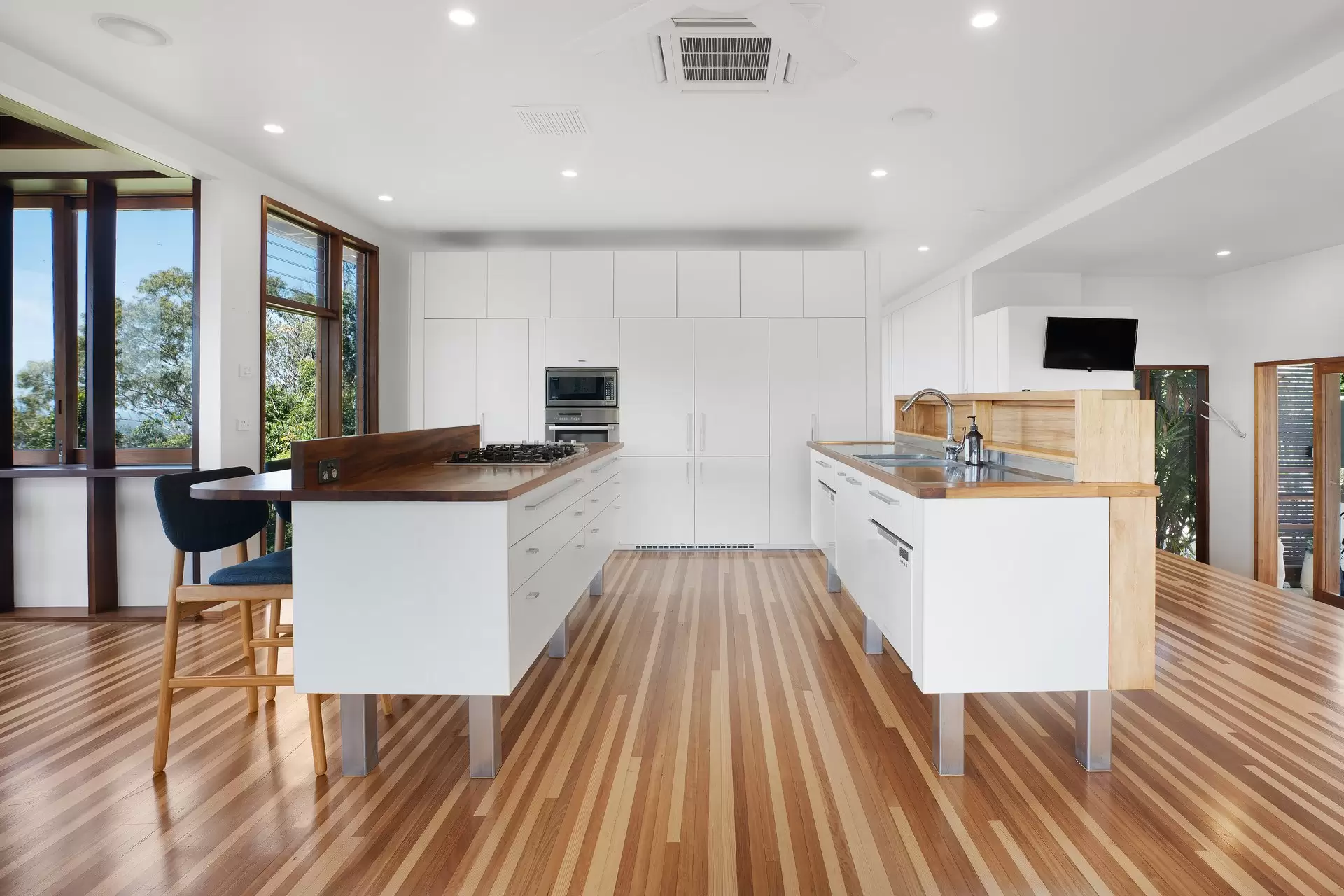 159-185 Thompson Road, Dulong For Sale by  - image 1