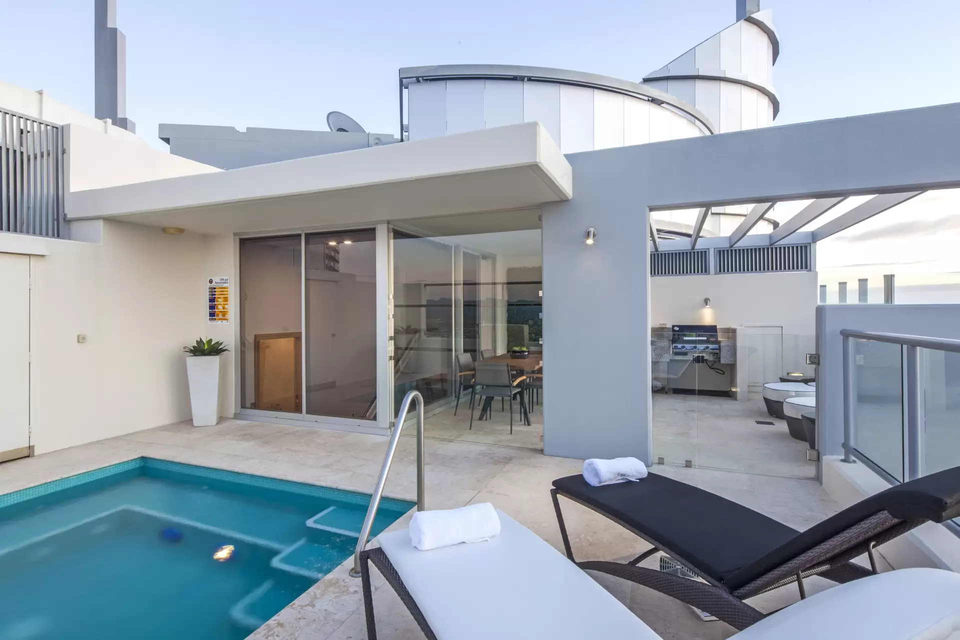 Level 38/1382/23 Ferny Avenue, Surfers Paradise Sold by Queensland Sotheby's International Realty - image 1