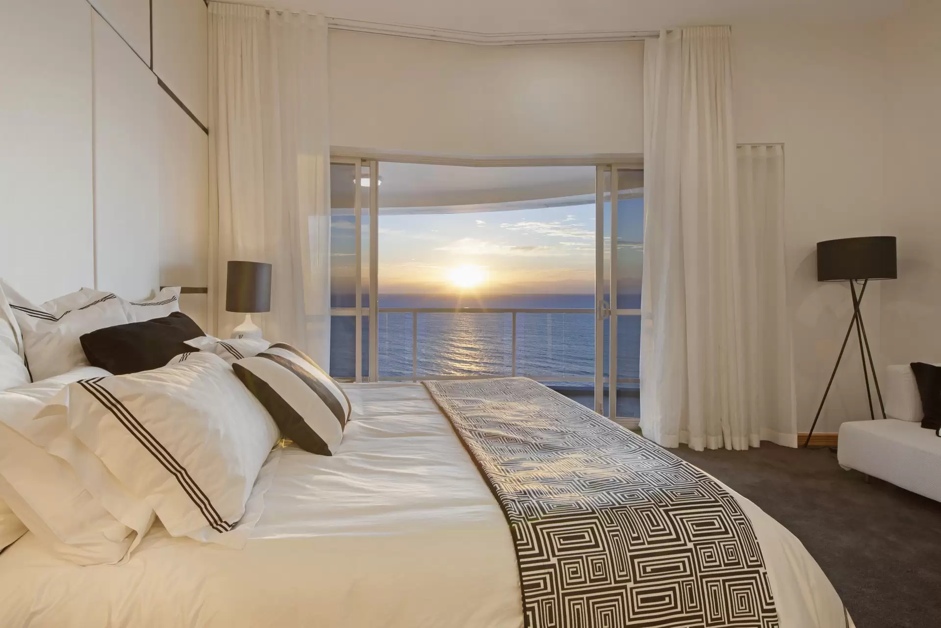Level 38/1382/23 Ferny Avenue, Surfers Paradise Sold by Queensland Sotheby's International Realty - image 1