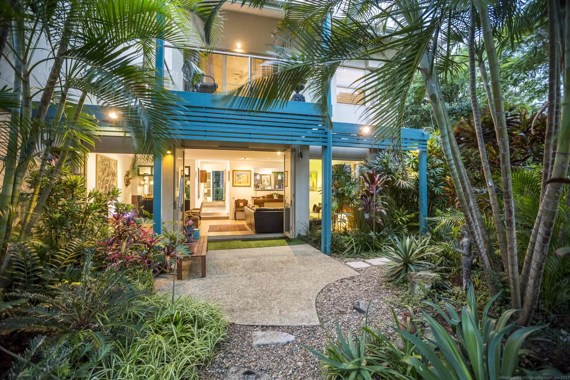 2104/1 Ross Street, Benowa Sold by  - image 1