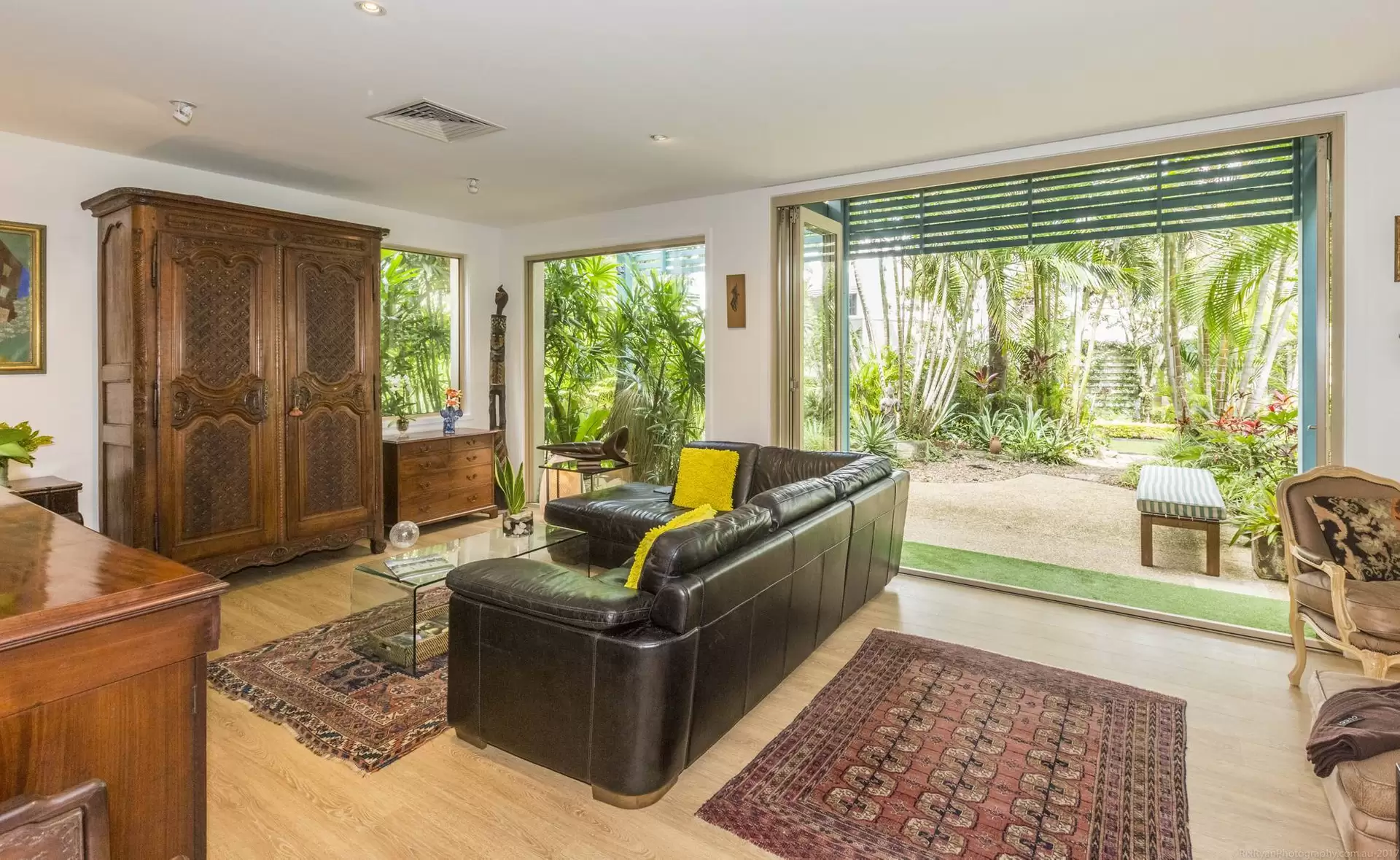 2104/1 Ross Street, Benowa Sold by Queensland Sotheby's International Realty - image 1