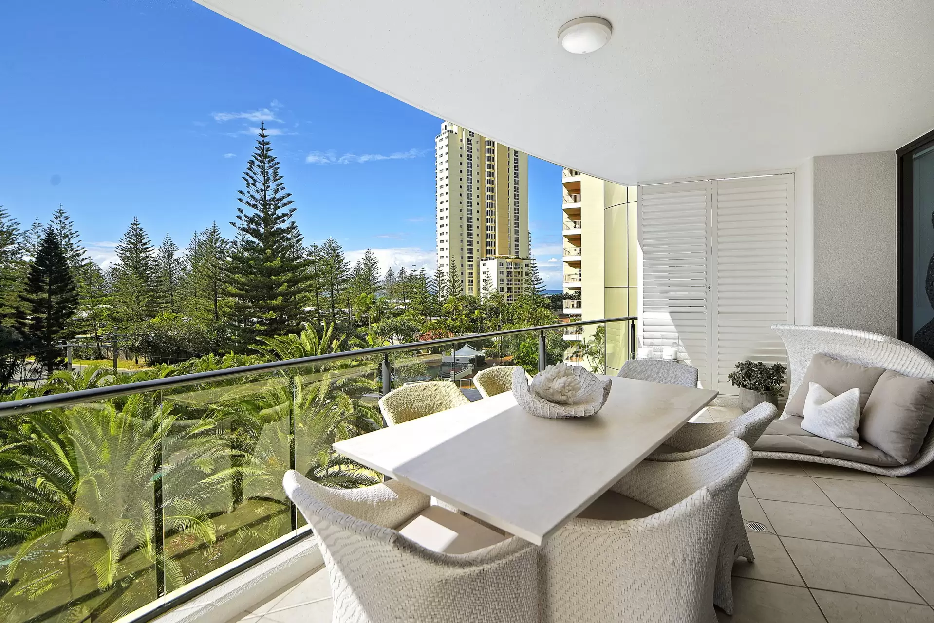 Level 4/6/11 Peak Avenue, Main Beach Sold by Queensland Sotheby's International Realty - image 1