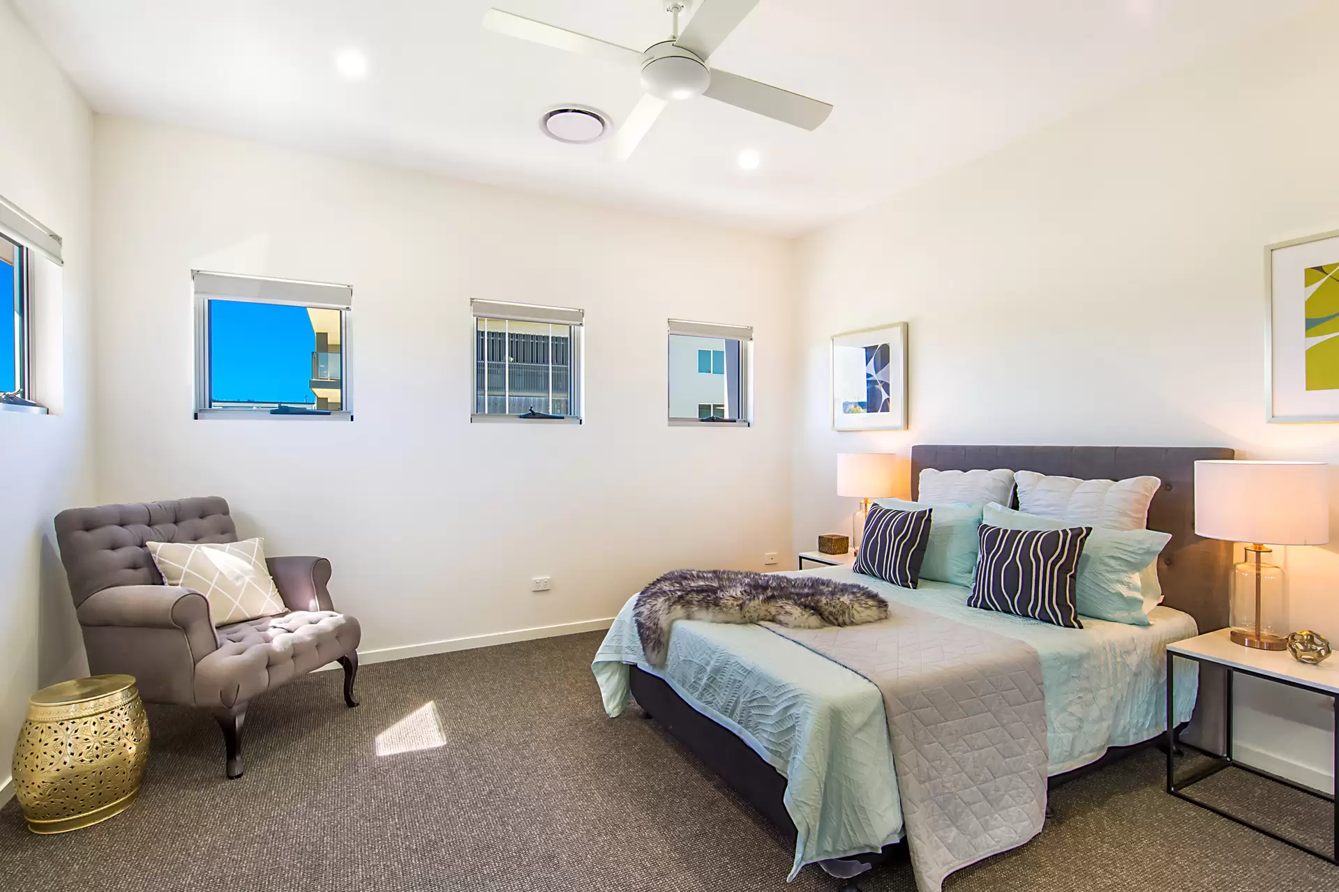 15 Waterline Crescent, Bulimba Sold by Queensland Sotheby's International Realty - image 1