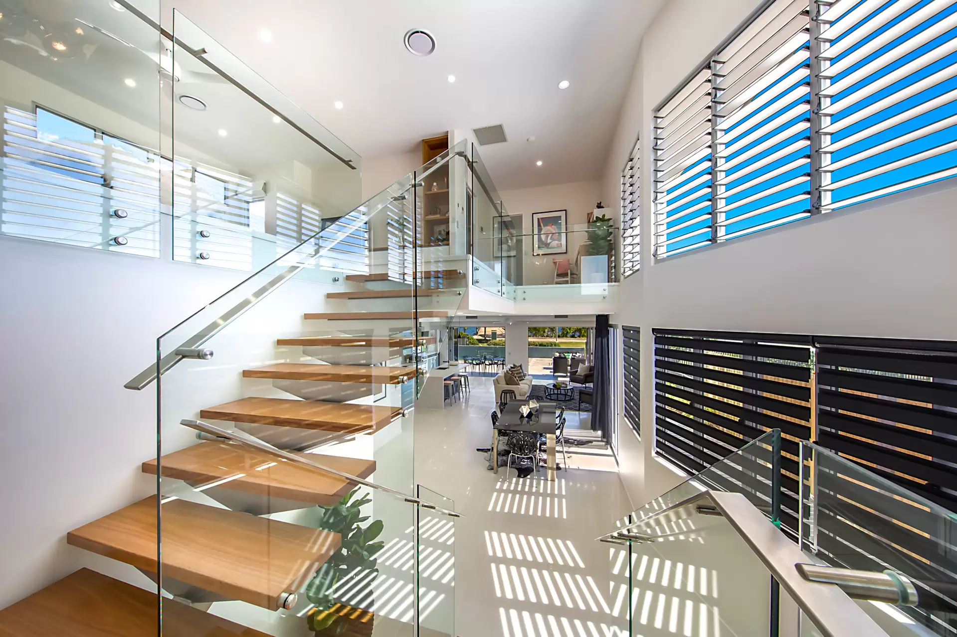 15 Waterline Crescent, Bulimba Sold by Queensland Sotheby's International Realty - image 1