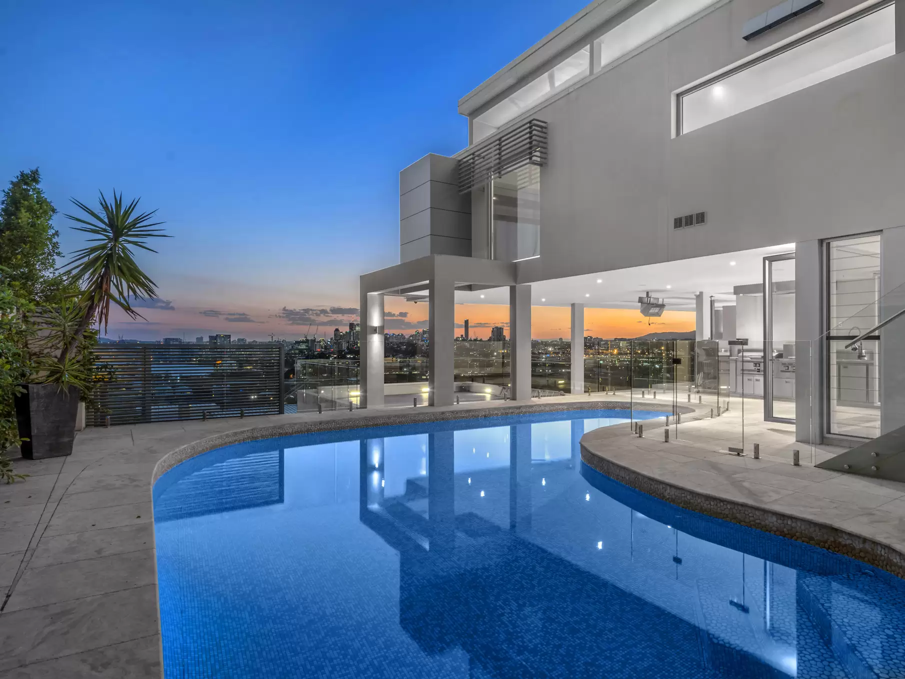 128 Crosby Road, Ascot Sold by Queensland Sotheby's International Realty - image 1