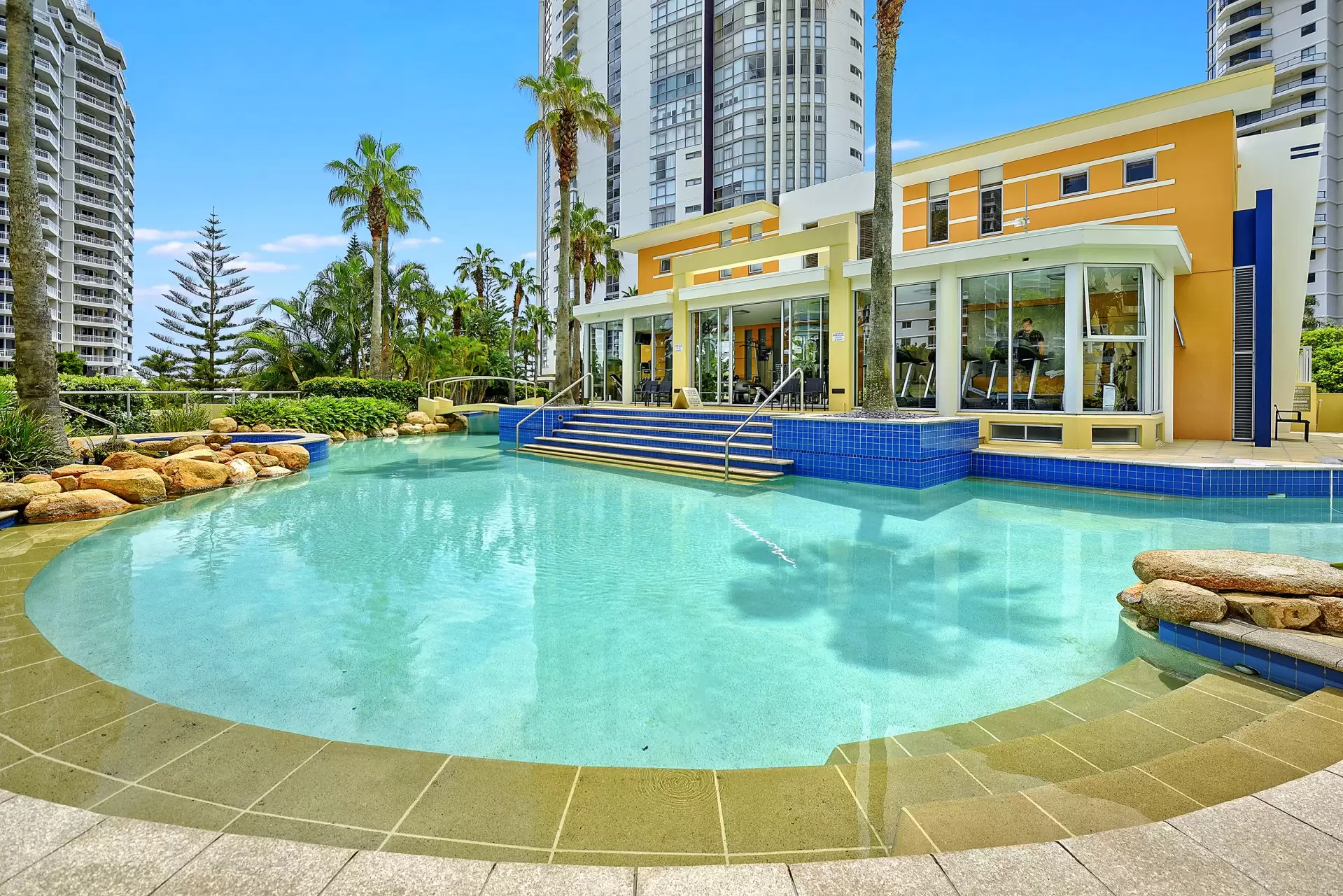 1033/1 Lennie Avenue, Main Beach Sold by  - image 1