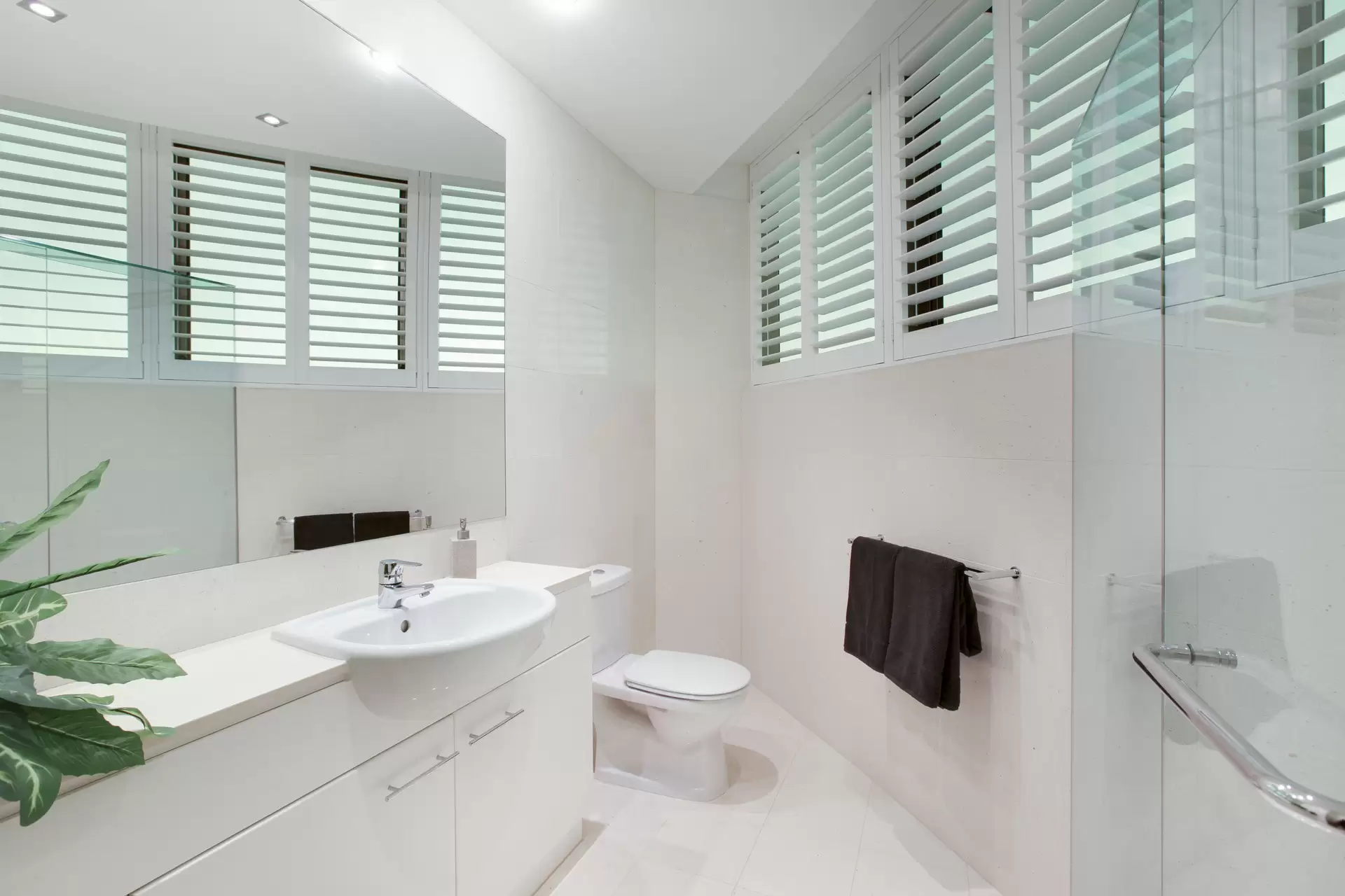 3501/50 Marine Parade, Southport Sold by Queensland Sotheby's International Realty - image 1