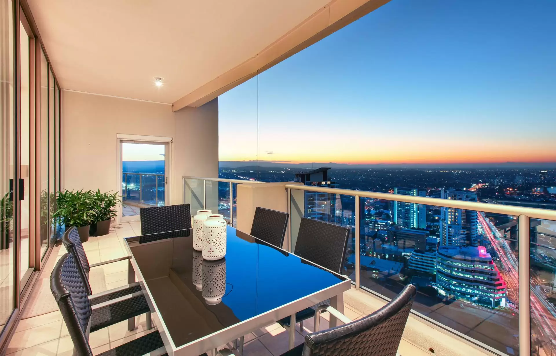 3501/50 Marine Parade, Southport Sold by Queensland Sotheby's International Realty - image 1