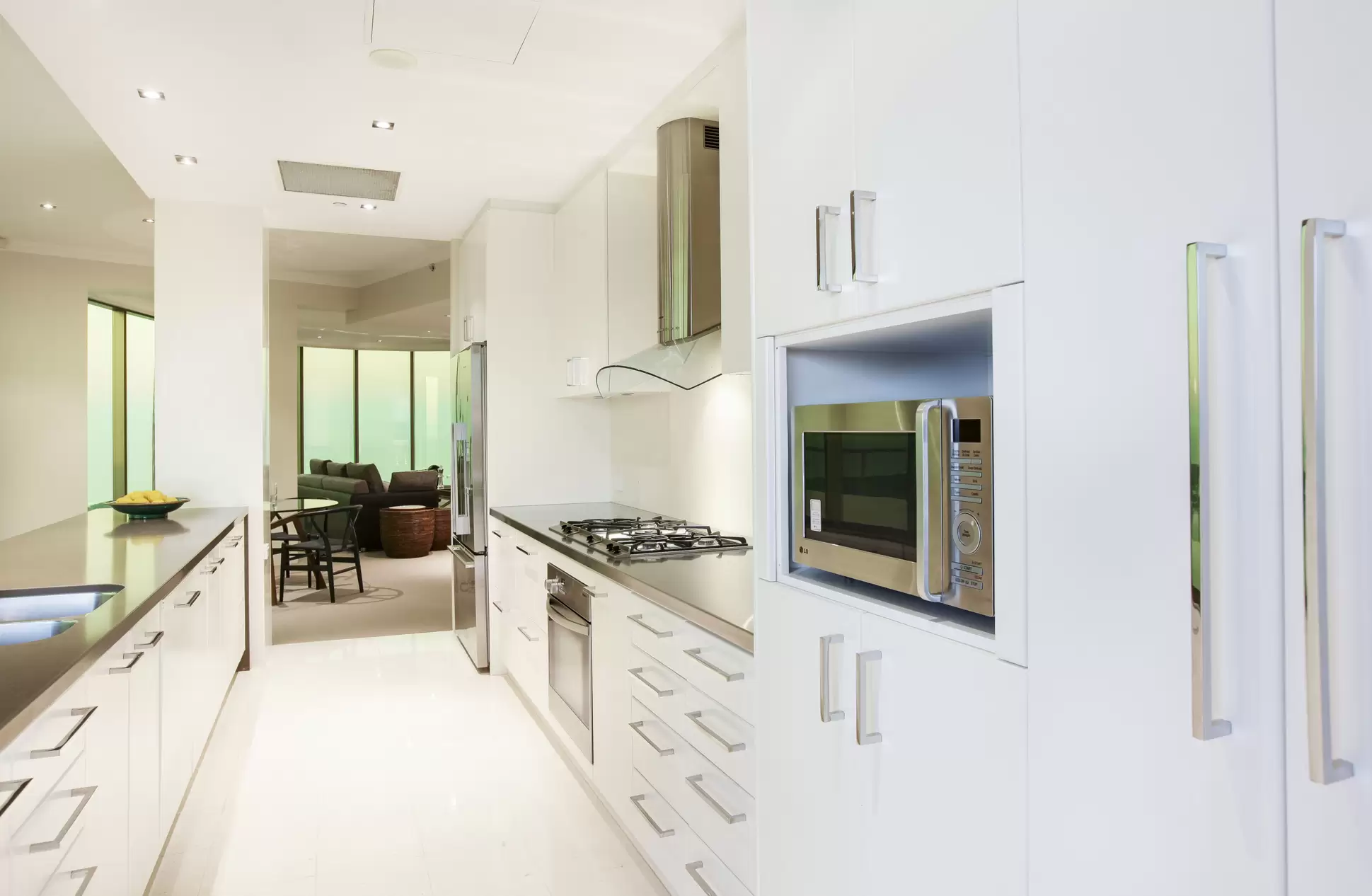 3501/50 Marine Parade, Southport Sold by Queensland Sotheby's International Realty - image 1