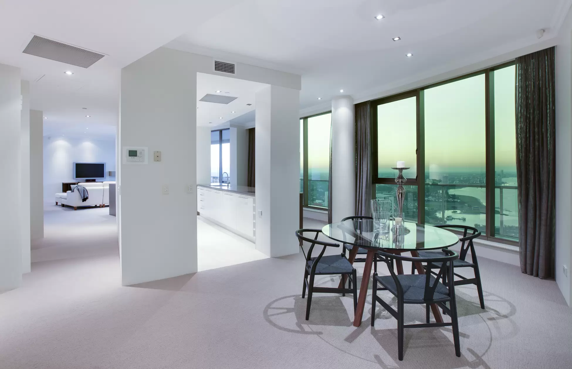 3501/50 Marine Parade, Southport Sold by Queensland Sotheby's International Realty - image 1