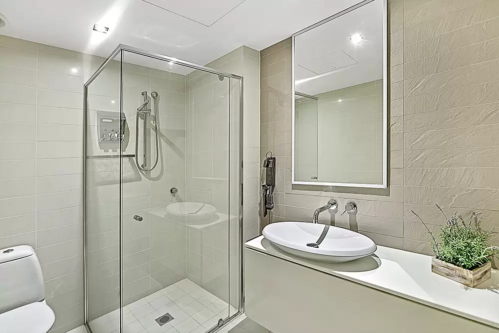 702/11 Hill Parade, Main Beach Sold by Queensland Sotheby's International Realty - image 1