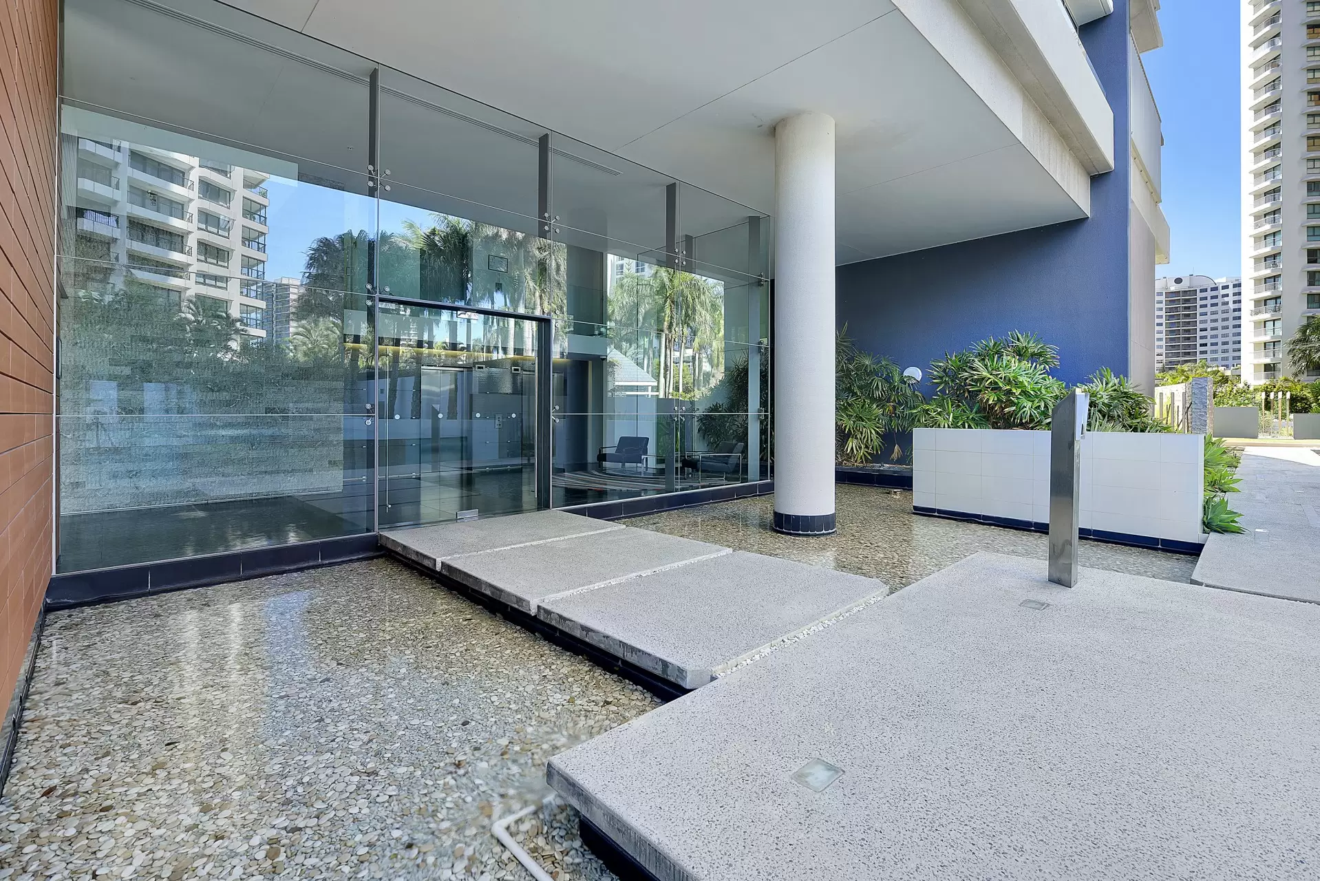 702/11 Hill Parade, Main Beach Sold by Queensland Sotheby's International Realty - image 1