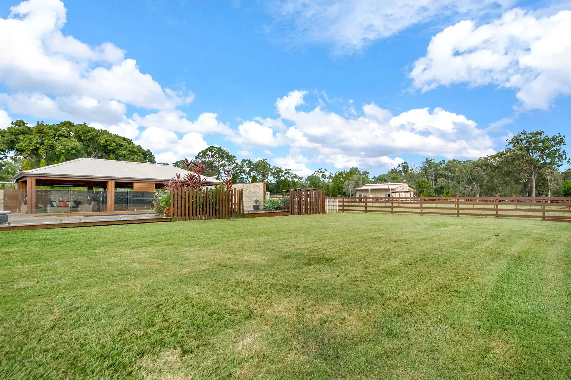 349 Boston Road, Belmont Sold by  - image 1