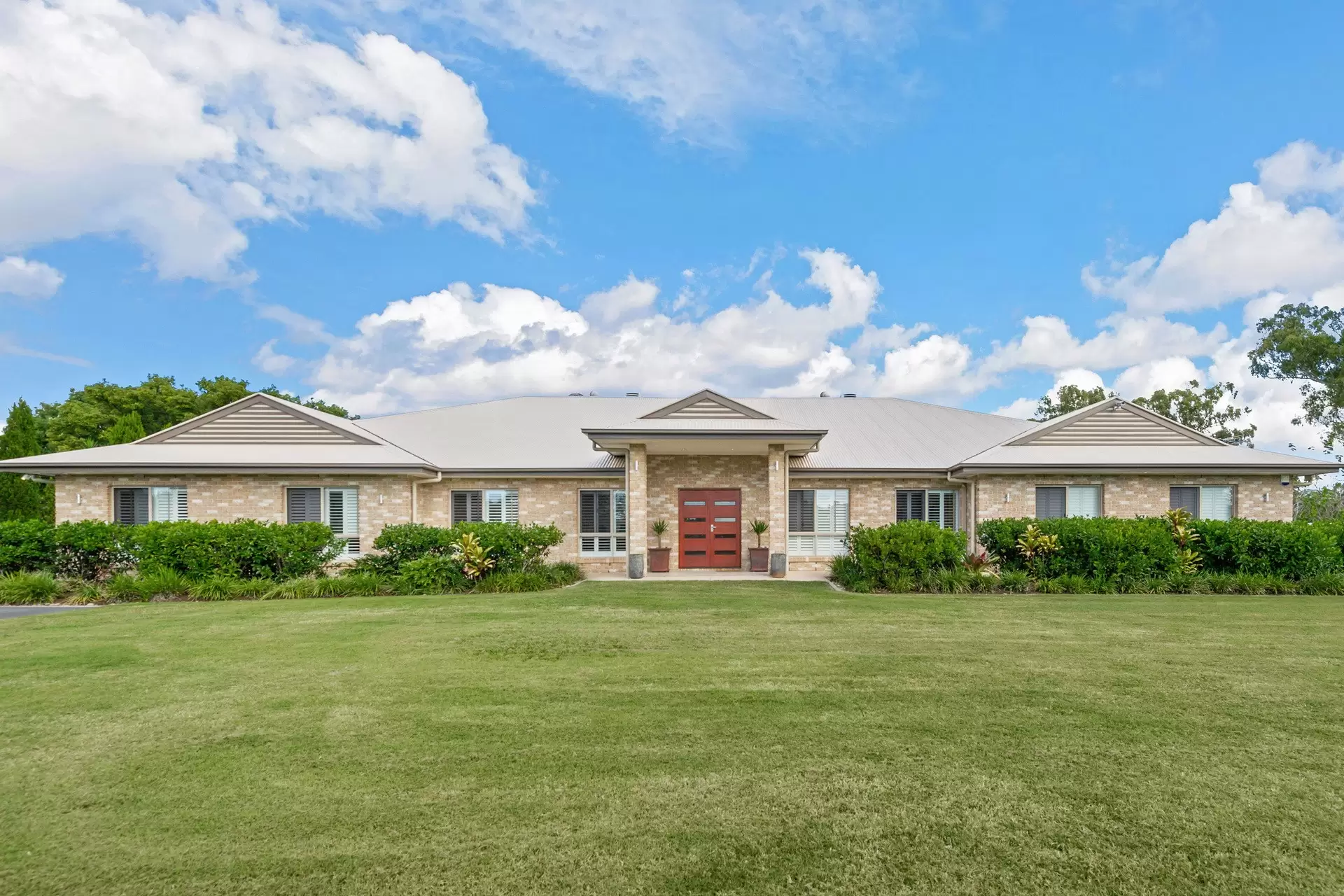 349 Boston Road, Belmont Sold by Queensland Sotheby's International Realty - image 1