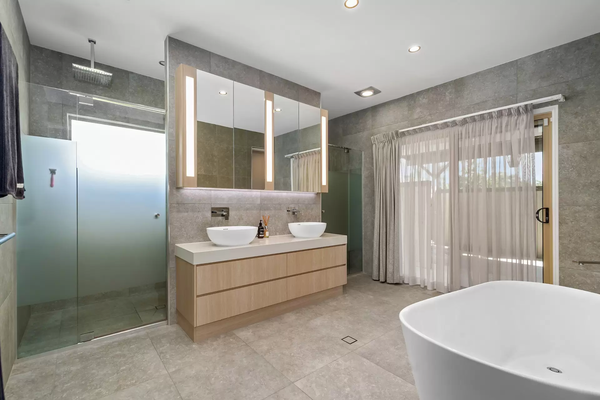 349 Boston Road, Belmont Sold by Queensland Sotheby's International Realty - image 1