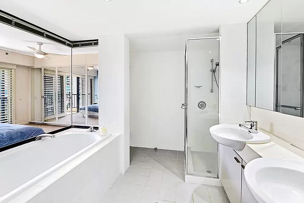 24 Breaker Street, Main Beach Sold by Queensland Sotheby's International Realty - image 1