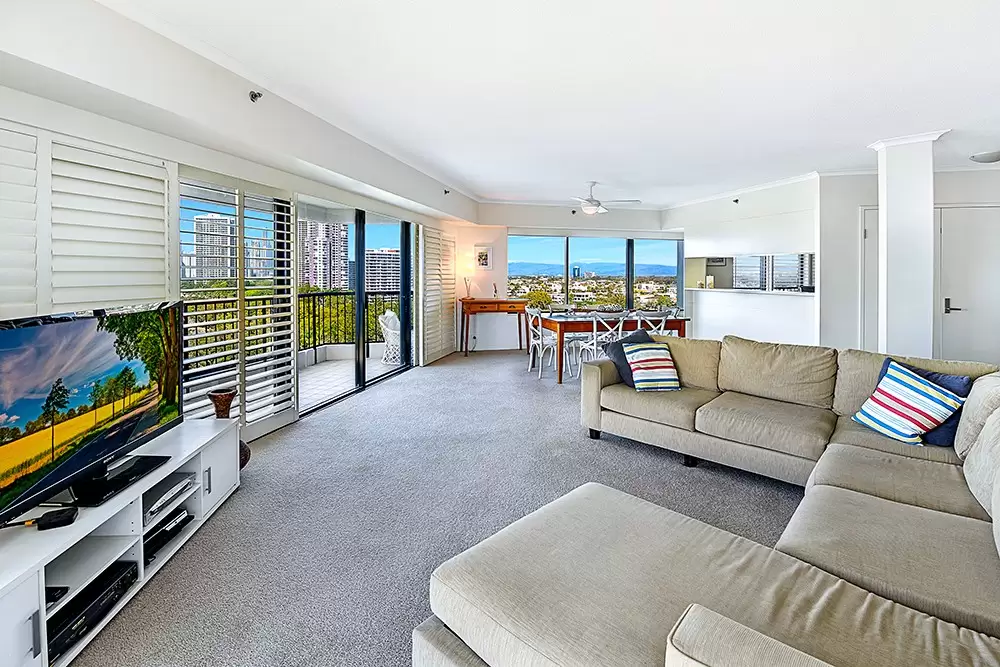24 Breaker Street, Main Beach Sold by Queensland Sotheby's International Realty - image 1