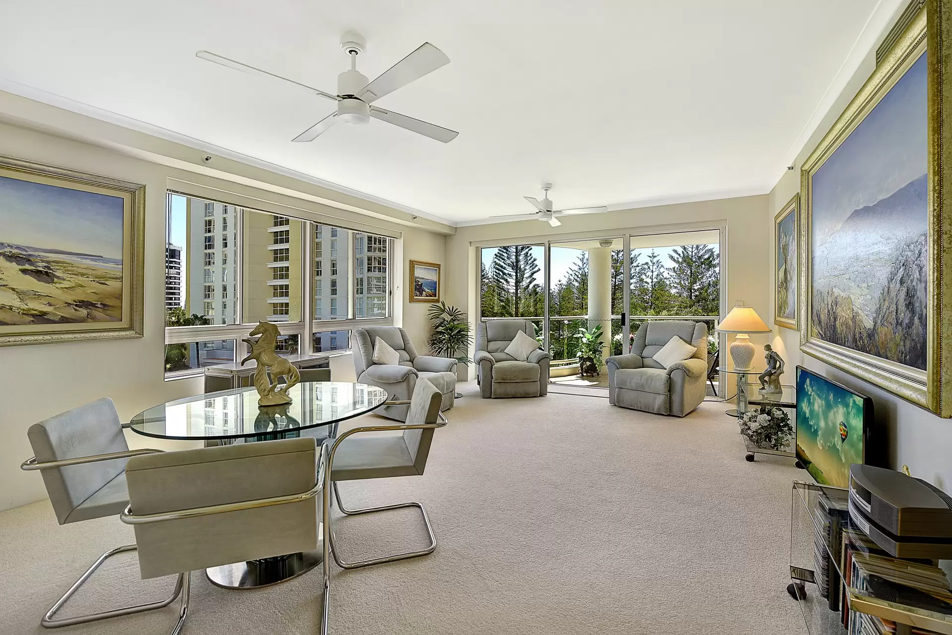 18/1 Hughes Avenue, Main Beach Sold by Queensland Sotheby's International Realty - image 1