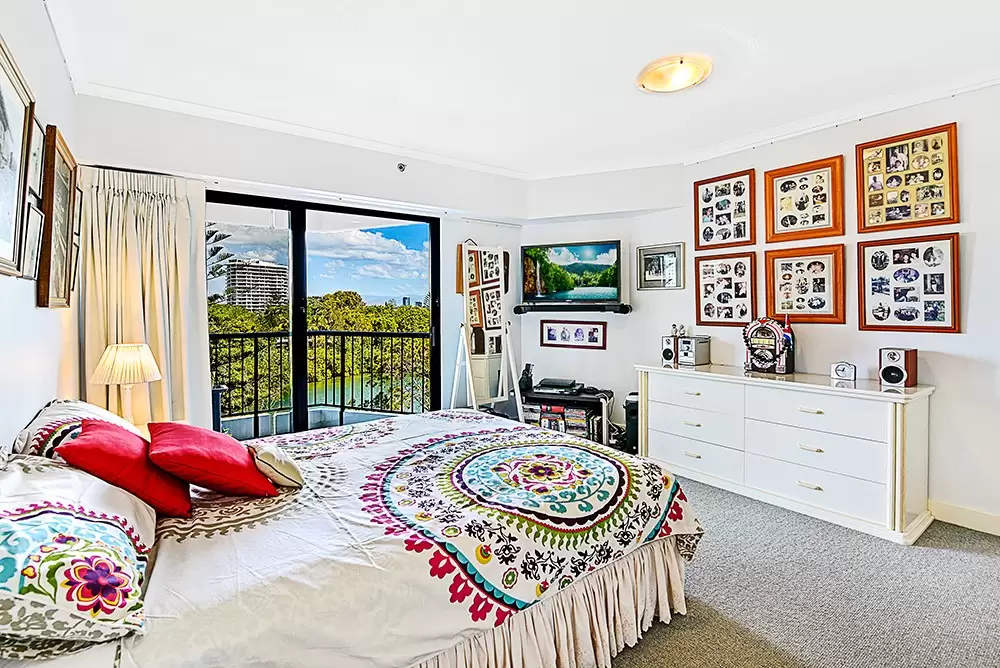 4B/24 Breaker Street, Main Beach Sold by Queensland Sotheby's International Realty - image 1