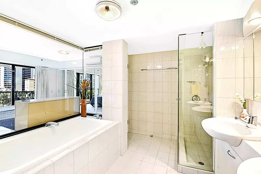 4B/24 Breaker Street, Main Beach Sold by Queensland Sotheby's International Realty - image 1